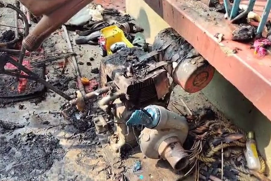 মুর্শিদাবাদে ভয়াবহ গ্যাস সিলিন্ডার বিস্ফোরণ, দগ্ধ শিশু সহ ৬ জন, মৃত ১