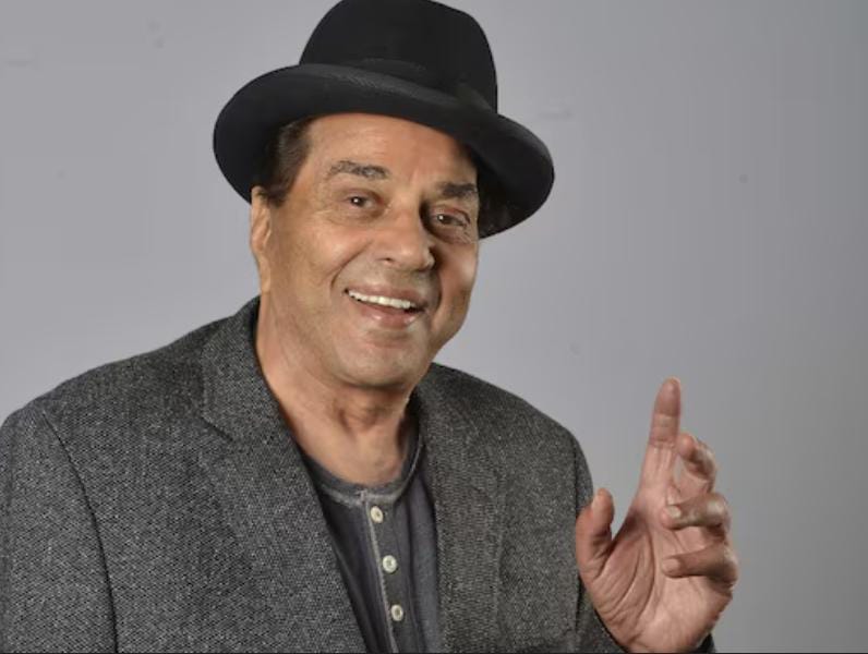 বিছানার পাশে ধর্মেন্দ্রকে ঘিরে কান্না , গোপন মুহূর্ত ফাঁস করে গ্রেফতার হাসপাতাল কর্মী