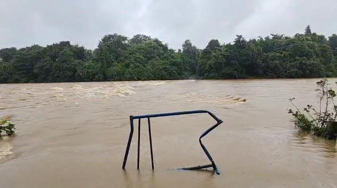 টানা বৃষ্টির জেরে জলের তলায় একাধিক কজওয়ে ব্রিজ, চরম ভোগান্তিতে স্থানীয়রা
