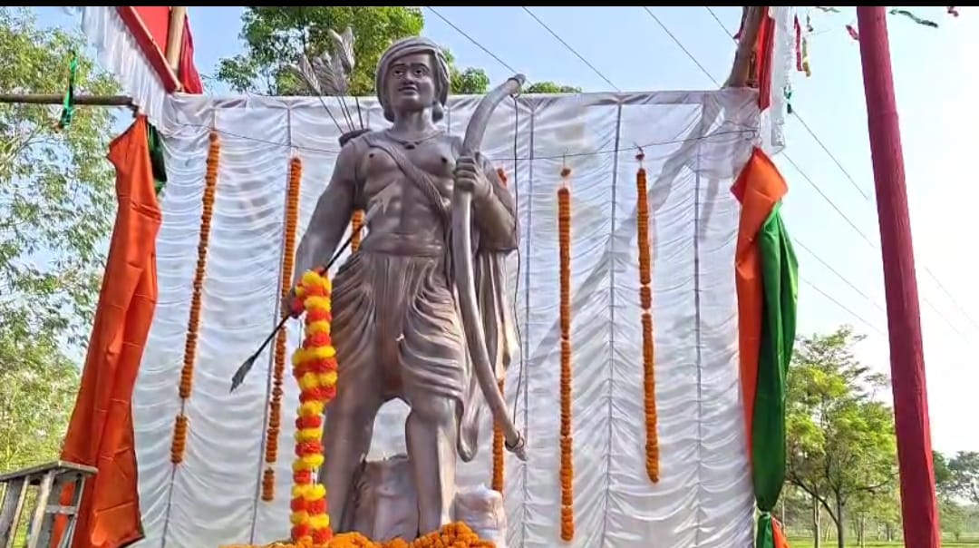 ১৫০তম জন্মজয়ন্তীতে রাজগঞ্জে বিরসা মুন্ডাকে শ্রদ্ধা, দুই চা বাগানে নয়া মূর্তি উন্মোচন