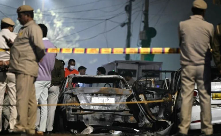 দিল্লি বিস্ফোরণকাণ্ডে আটক হরিয়ানার ১ মহিলা চিকিৎসক, মোটা অঙ্কের টাকা পাঠিয়েছিল জইশ