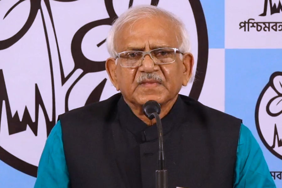 সমাজবিরোধীদের দালালি করছে পুলিশ? , খড়দহ কান্ডে প্রশাসনের বিরুদ্ধে ক্ষোভ উগরে দিলেন মন্ত্রী শোভনদেব