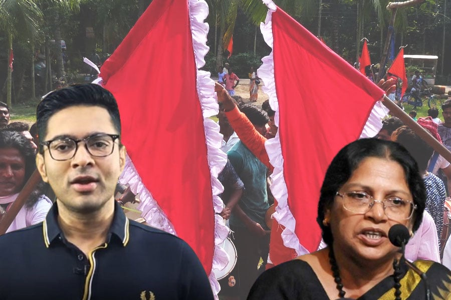 অভিষেকের আর্জিতে সাড়া , SIR বিরোধী অনশন তুলছেন মমতাবালা ঠাকুর