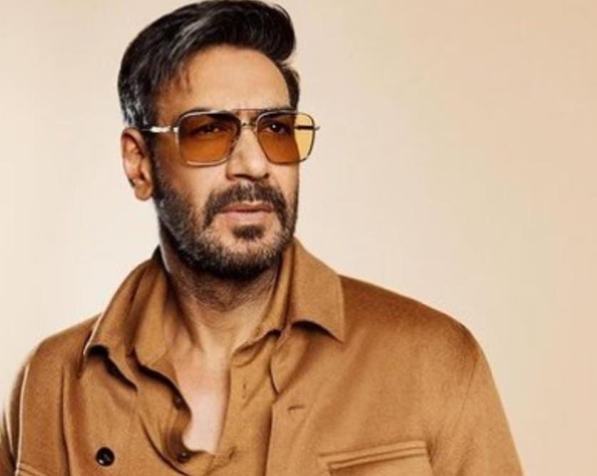 স্কাই ডাইভিংয়ের সময় খোলেনি প্যারাশ্যুট , বিমান থেকে ঝাঁপ দিয়েও বেঁচে গেলেন অজয়