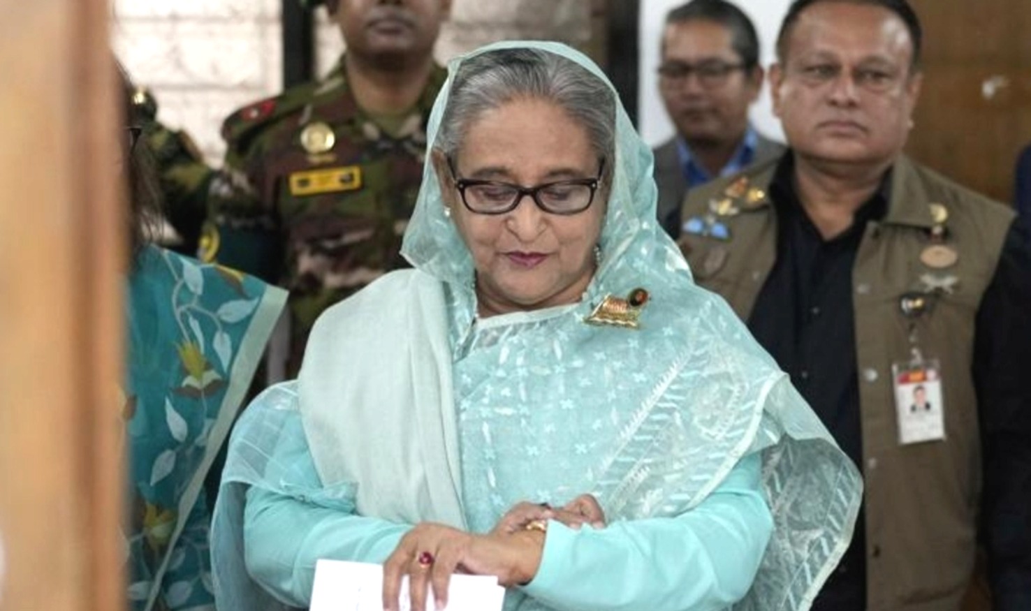 মৃত্যুদণ্ড হাসিনার, মুজিব কন্যার সমস্ত সম্পত্তি বাজেয়াপ্তের নির্দেশ