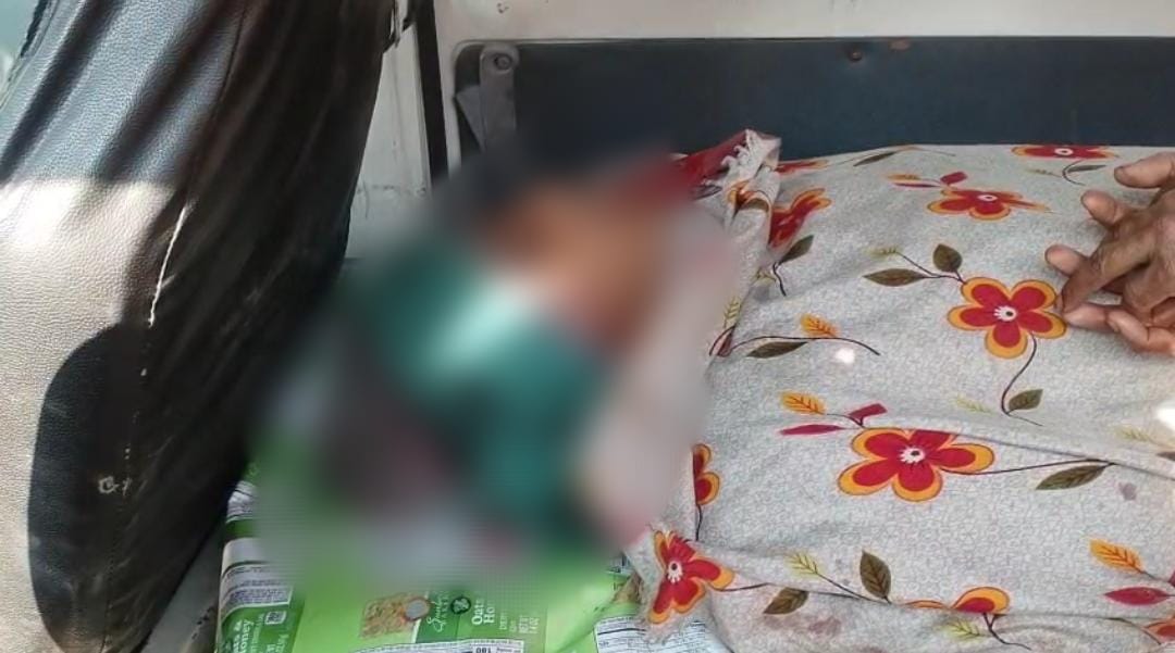 গৃহবধূকে খুন , পলাতক ট্রাক্টর চালক