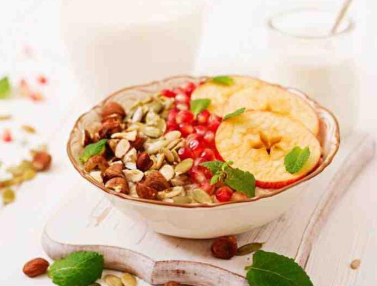 হাতে মিনিট কয়েক সময় নিয়ে বানিয়ে ফেলুন ওটস ফাজ