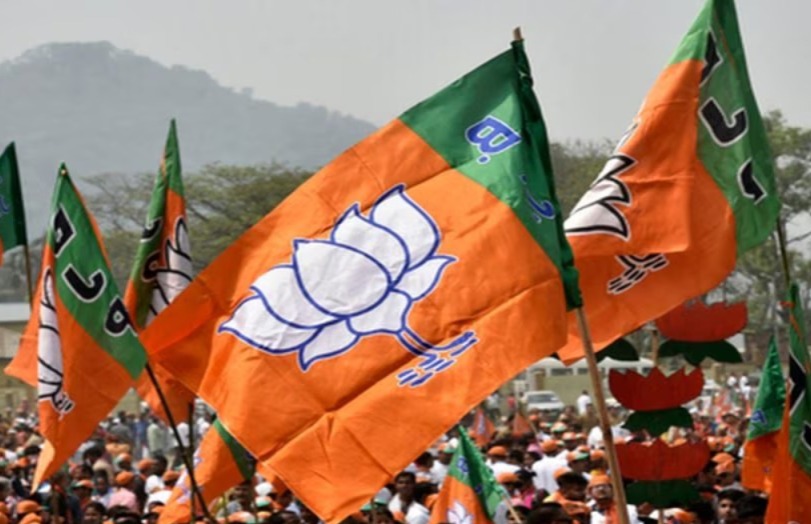 বিডিওর ঘরে ঢুকে শাসানোর অভিযোগ, কাঠগড়ায় বিজেপির বিধায়ক