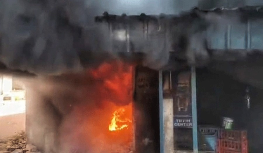 ভয়াবহ অগ্নিকাণ্ড হাওড়ার বাইকের গ্যারাজে, মৃত ১