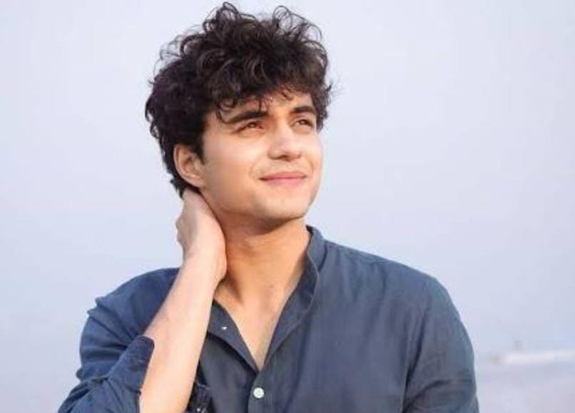 প্রত্যেকই আলফা মেল , মহিলাদের প্রতি অনেক সংবেদনশীল , আন্তর্জাতিক পুরুষ দিবসে বার্তা অভয়ের