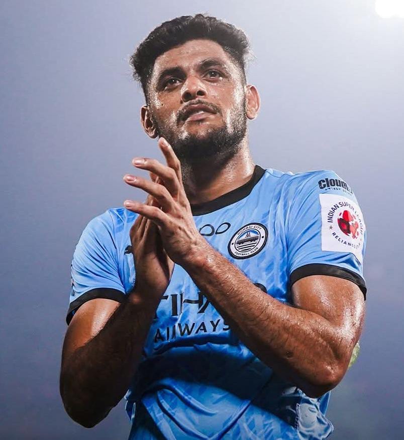 রাইট ব্যাক সমস্যা মিটল , মেডিক্যাল পরিক্ষায় সফলতার পর সবুজ মেরুনে মেহতাব সিং