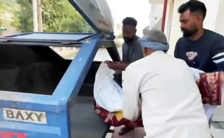 জঞ্জাল সাফাইয়ের গাড়িতে বেওয়ারিশ লাশ, আমজনতার রোষের মুখে পাঞ্জাব সরকার