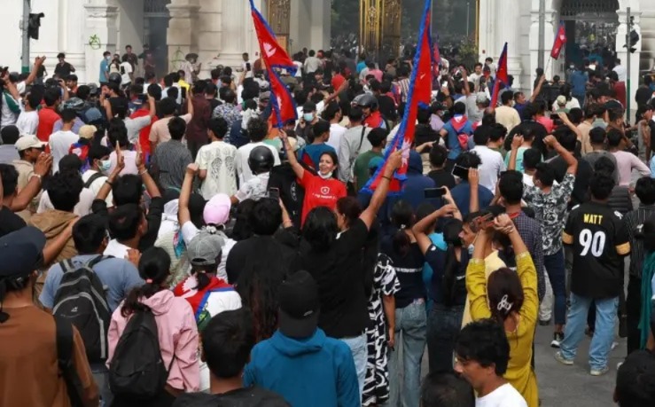 ফের অগ্নিগর্ভ নেপাল, সংঘর্ষে আহত ৬, জারি কারফিউ