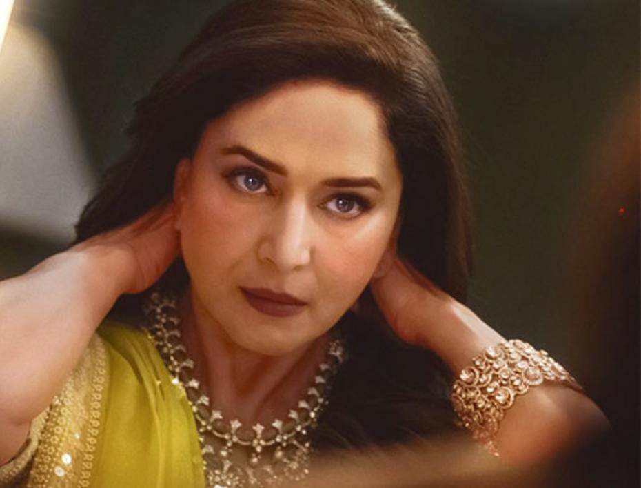 প্রেমিকা থেকে সিরিয়াল কিলার , ওটিটিতে বড় ঘোষণা মাধুরীর