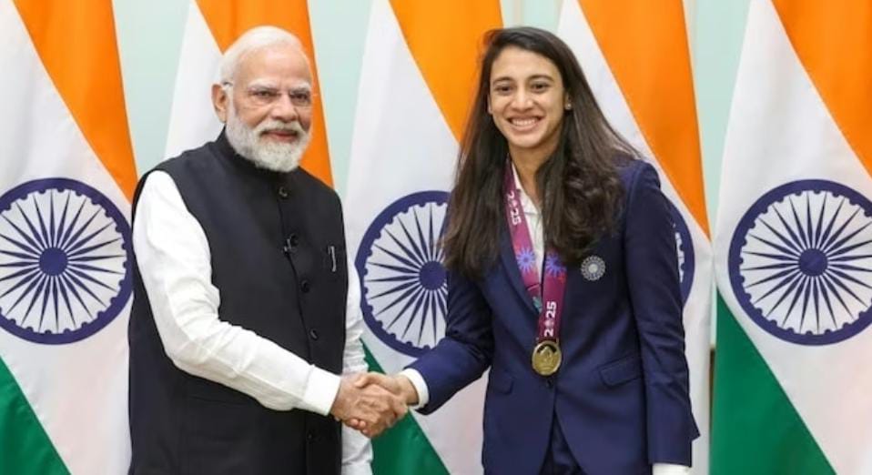 সতীর্থের সঙ্গে নেচে বাগদানের সুখবর , স্মৃতি পলাশকে আগাম শুভেচ্ছা প্রধানমন্ত্রীর