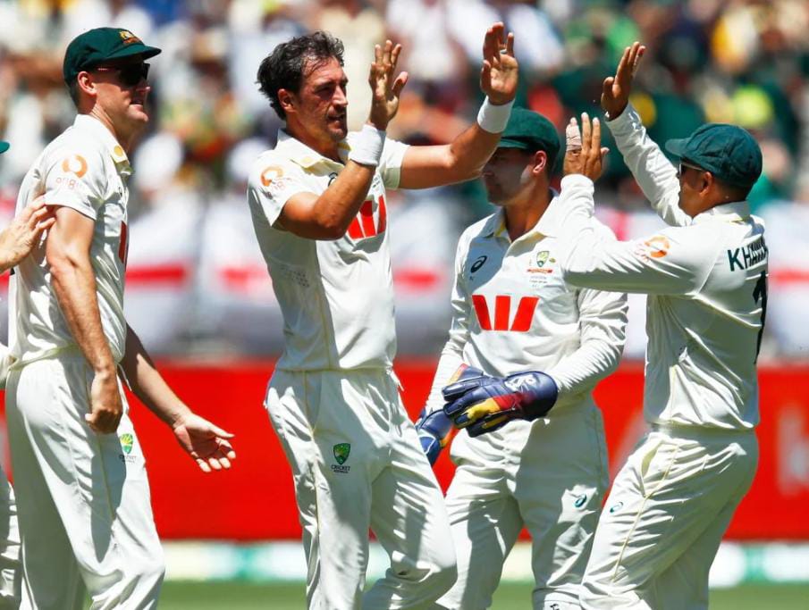 অ্যাশেজ , স্টার্কের ৭ উইকেটে ধূলিসাৎ  , ১৭২ রানে গুটিয়ে গেল ইংল্যান্ড