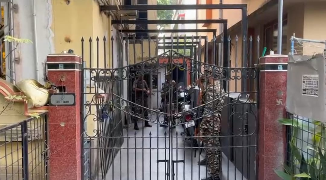 শহরের বুকে ইডির মেগা রেইড, কয়লা দুর্নীতিতে ব্যবসায়ী - ঠিকাদারদের বাড়িতে হানা