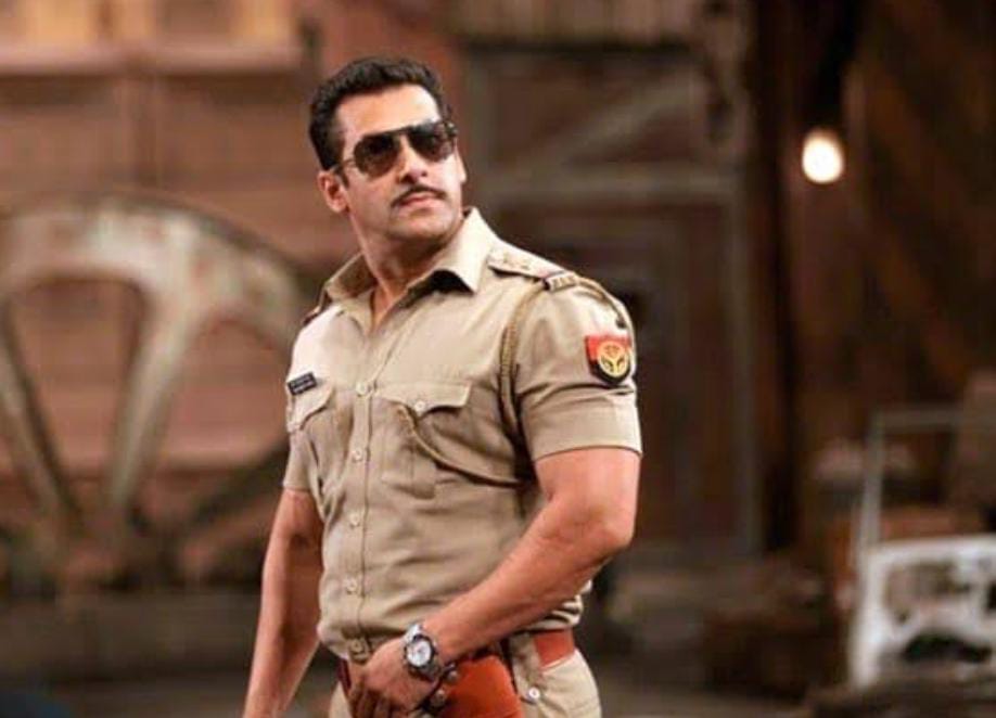 নায়ক সালমানের অবস্থা শোচনীয় , হাতে পায়ে ধরে পরিচালনায় সালমান