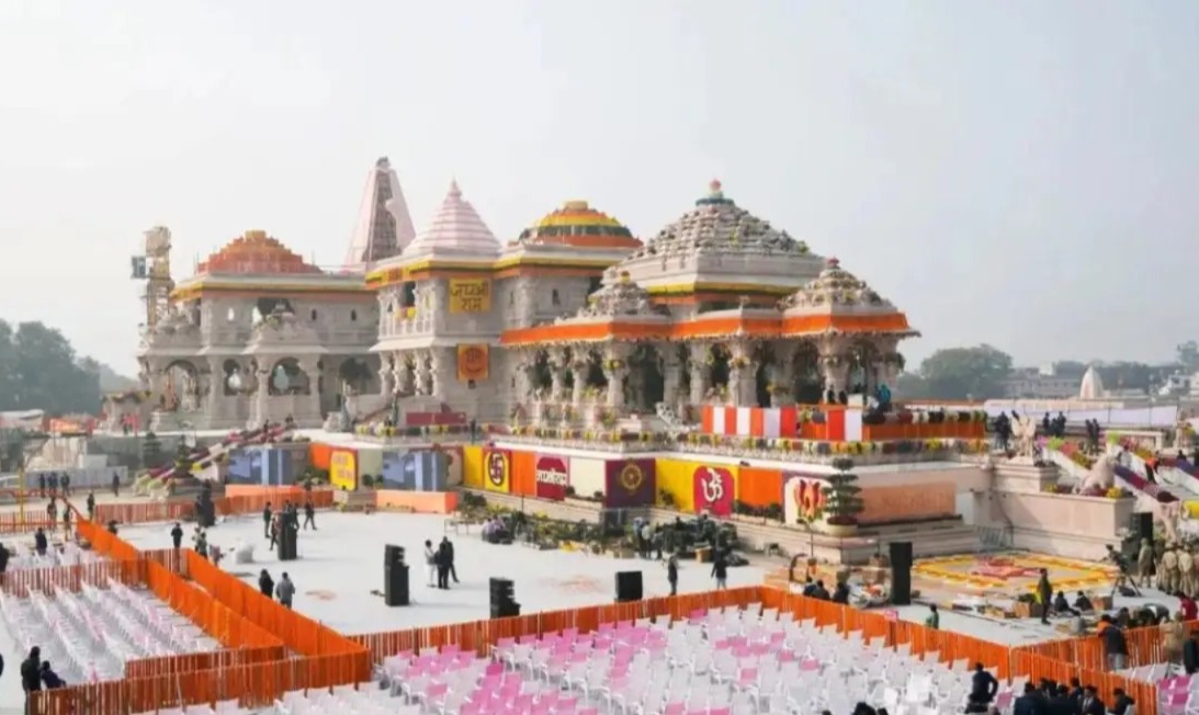 রামমন্দিরের চূড়ায় পতাকা উত্তোলন মোদির, প্রস্তুতি তুঙ্গে অযোধ্যায়