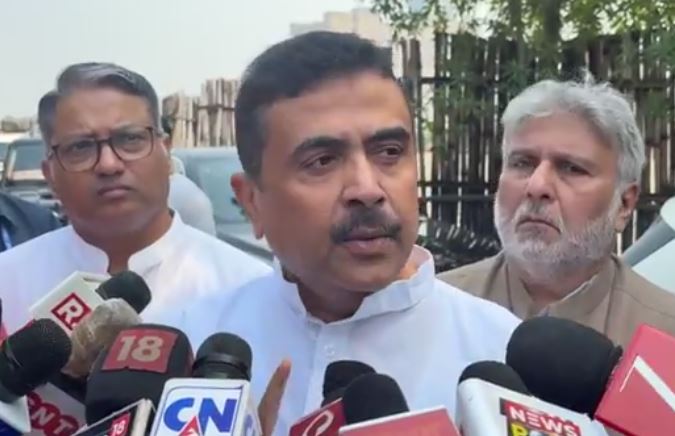 মমতার প্রশাসন বাংলার জনবিন্যাস বদলে দিয়েছে , নির্বাচন কমিশনের প্রতিনিধিদের সঙ্গে সাক্ষাতে বিস্ফোরক দাবি শুভেন্দুর