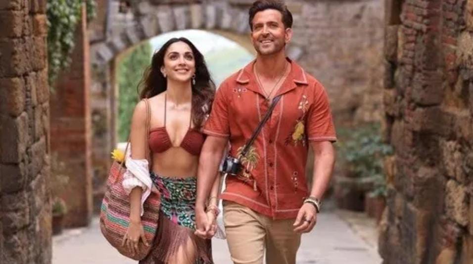 বক্স অফিসে ধস নামিয়েছে , মুক্তির ২ মাস পর নিজের ছবিকে ট্রোল ঋত্বিকের