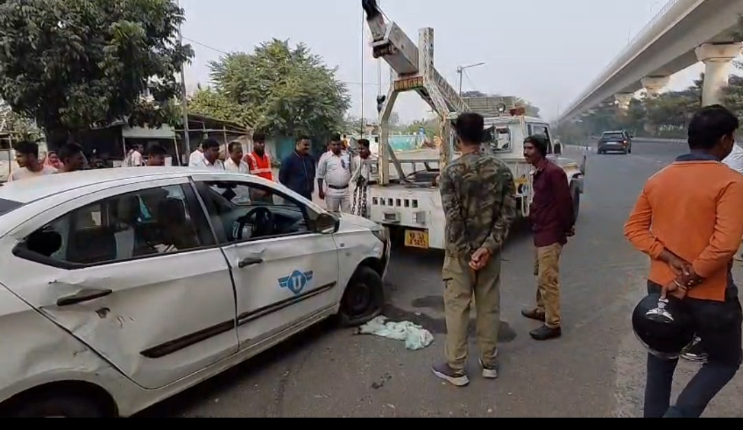 সাতসকালে নিউটাউনে ভয়াবহ দুর্ঘটনা , বেপরোয়া গাড়ির তাণ্ডবে জখম ৭