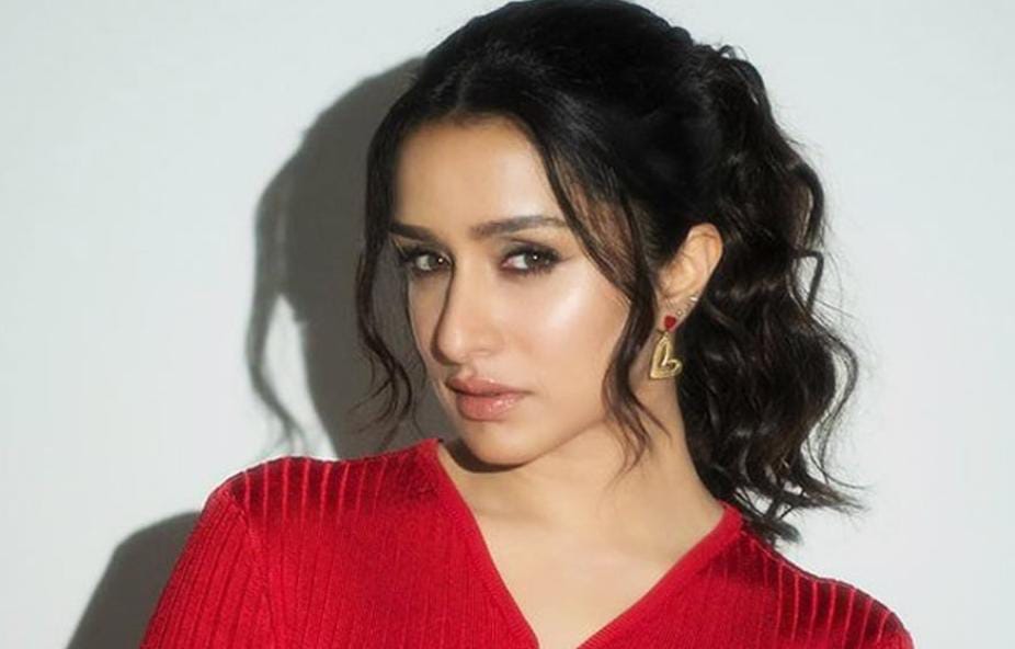 ভাঙল পায়ের আঙুল , চরিত্রে মগ্ন হতে গিয়ে বড়সড় বিপাকে শ্রদ্ধা কাপুর