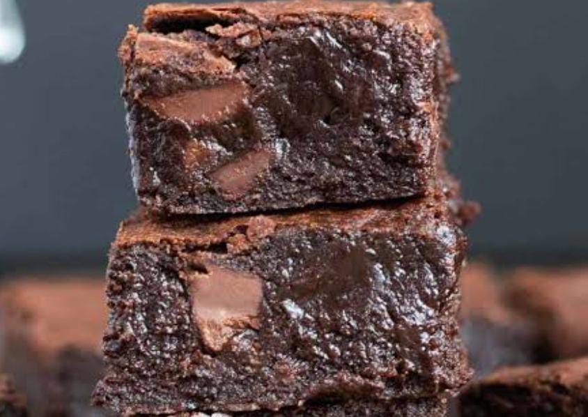 খিদে পেটে মাত্র ২ মিনিটে বানিয়ে ফেলুন চকো ব্রাউনি