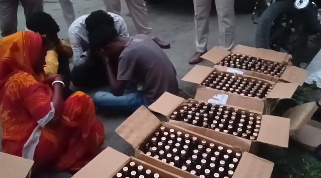 ফের বড়সড় সাফল্য কৃষ্ণনগর জেলা পুলিশের , উদ্ধার কয়েক শো নিষিদ্ধ কাশির সিরাপ