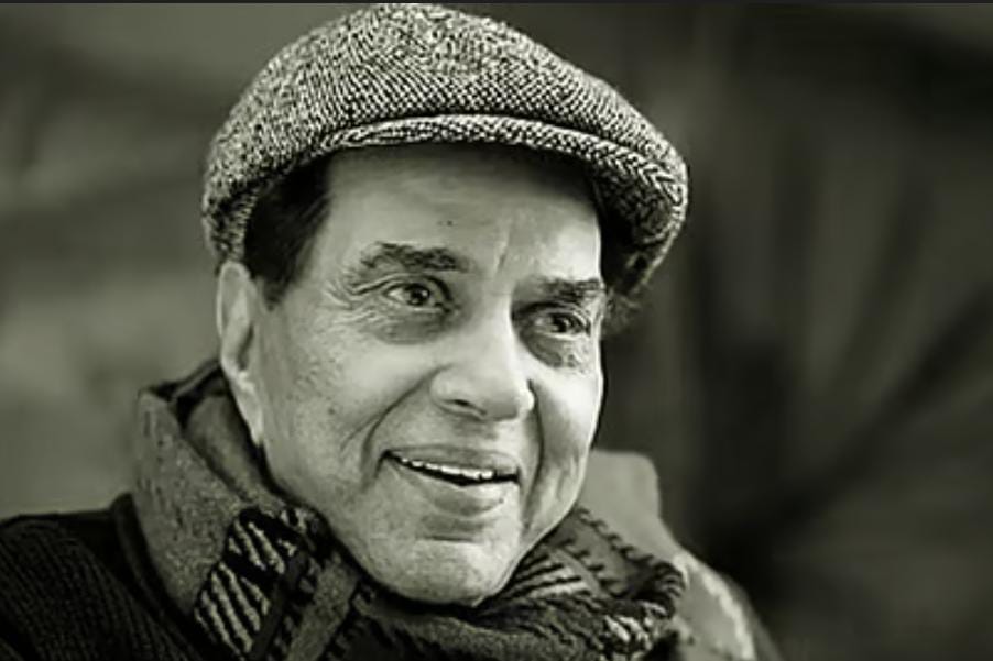 শেষরক্ষা হল না , বলিউডে স্বর্ণময় যুগের অবসান, প্রয়াত বিশিষ্ট অভিনেতা ধর্মেন্দ্র