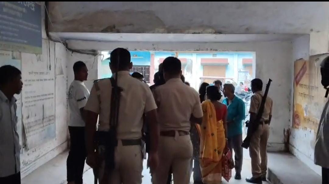 বেপরোয়া টোটো-অটোর মুখোমুখি সংঘর্ষে , গুরুতর আহত মহিলা