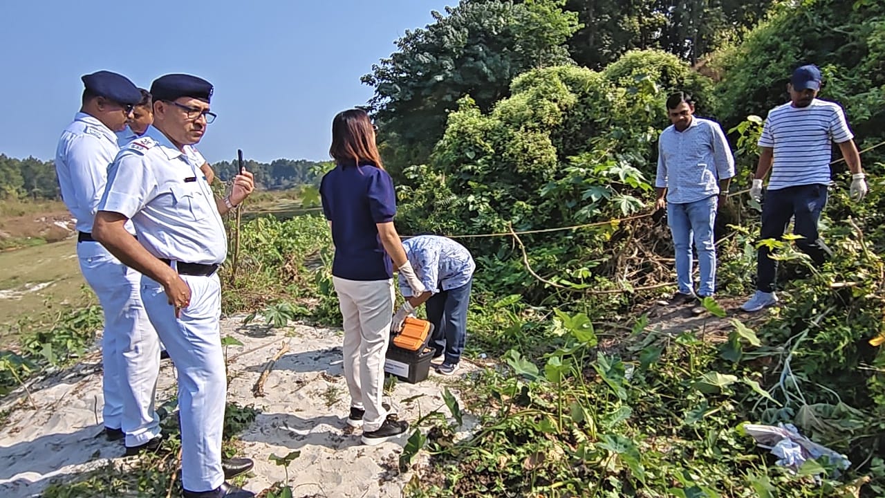 নদীর ধারে দম্পতির মৃতদেহ উদ্ধার , ব্যাপক চাঞ্চল্য শিলিগুড়িতে