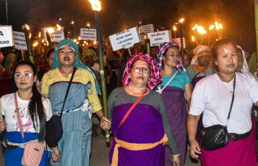 ফের উত্তাল মণিপুর, ঘরছাড়াদের সঙ্গে নিরাপত্তাবাহিনীর সংঘর্ষ