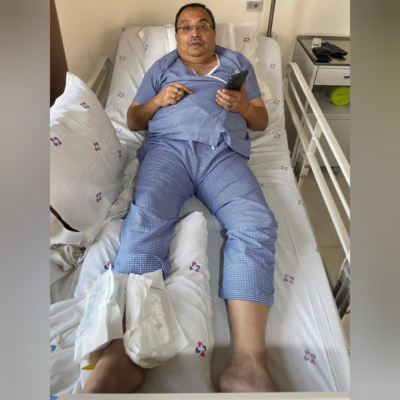 বাড়ির বাথরুমে পড়ে পা ভাঙল কুণাল ঘোষের , চিকিৎসাধীন হাসপাতালে