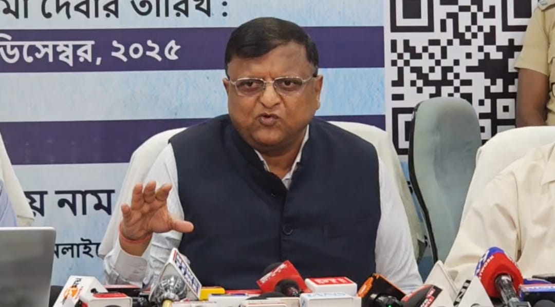 চাপ আছে , তবে দায়িত্বশীল, BLO দের প্রশংসায় পঞ্চমুখ নির্বাচন কমিশন