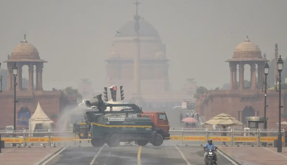 দমবন্ধকর পরিস্থিতি দিল্লিতে, ‘ভয়ানক’ পর্যায়ের রাজধানীর দূষণ