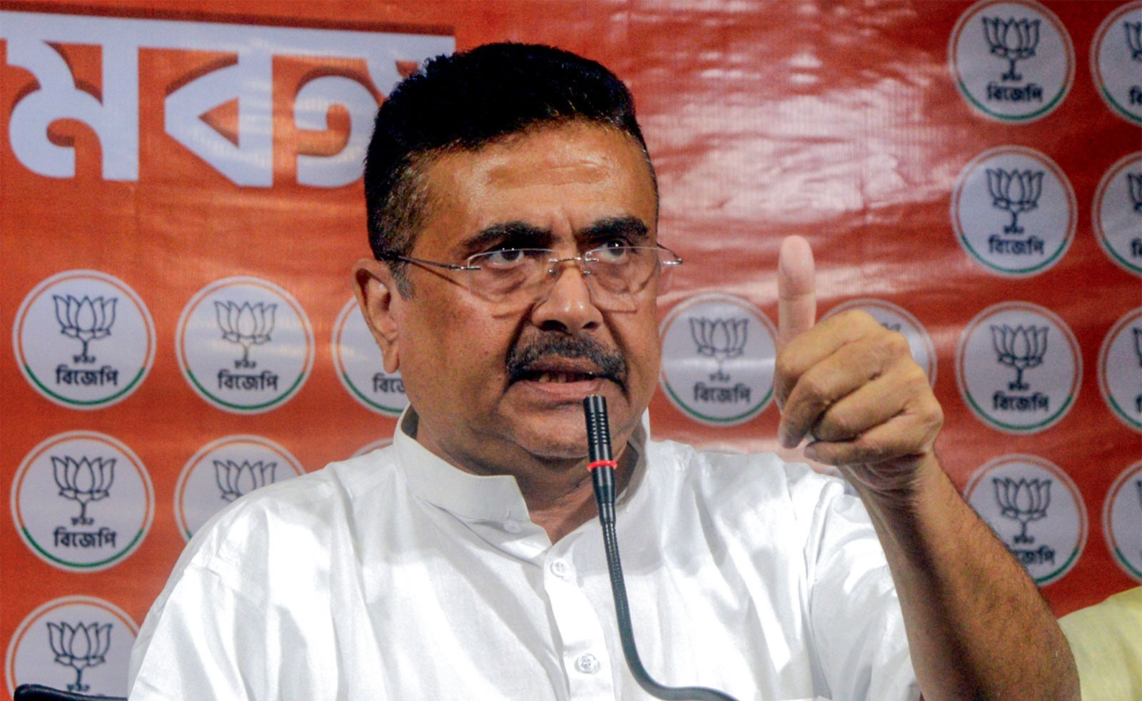 পুলিশের সম্মেলন যেন তৃণমূলের প্রচারমঞ্চ! কমিশনে অভিযোগ শুভেন্দুর