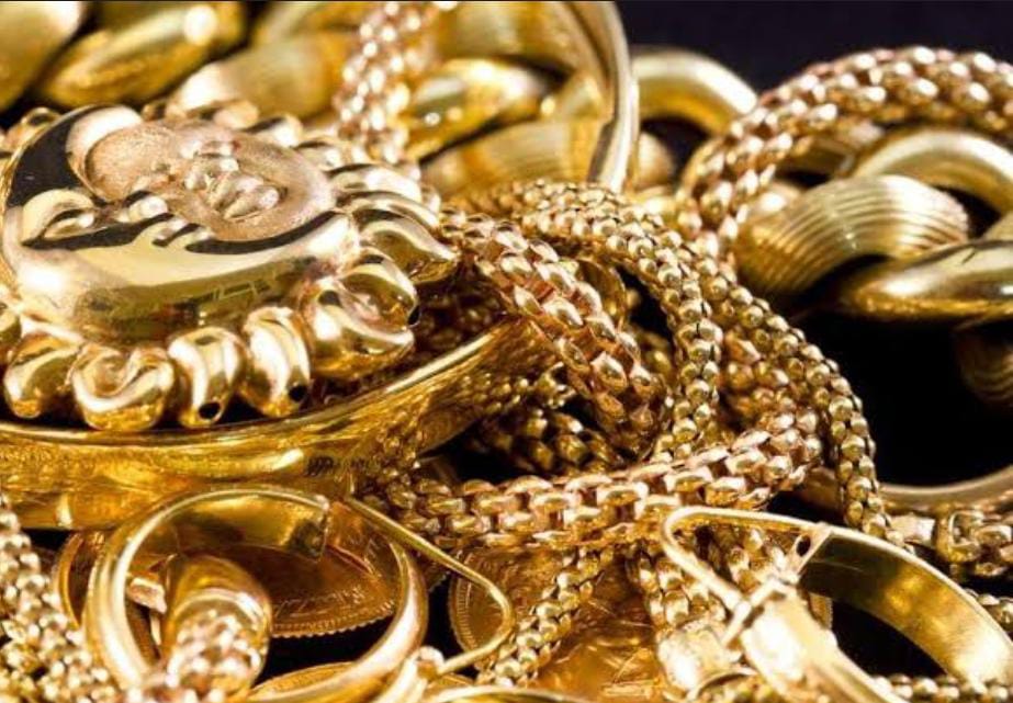 দোকান বন্ধের সময় স্বর্ণ ব্যবসায়ীর ব্যাগ ছিনতাই , ২৫ লক্ষের লুটপাটের অভিযোগে তদন্তে পুলিশ