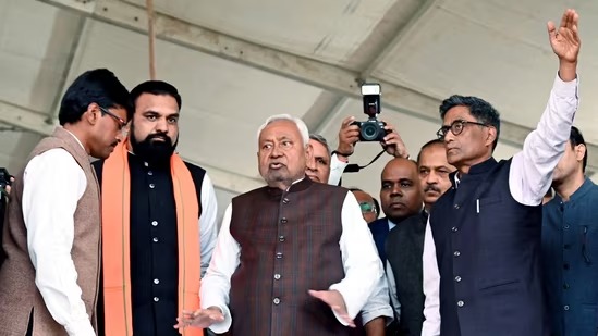 মন্ত্রীসভার প্রথম বৈঠকেই বড়সড় সিদ্ধান্ত নীতীশের, অনুমোদন একাধিক গুরুত্বপূর্ণ প্রকল্পের