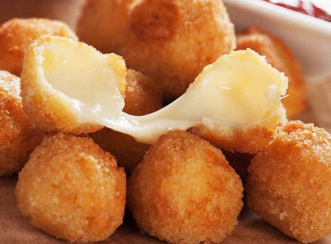 বাসি ভাত দিয়ে বানিয়ে ফেলুন সুস্বাদু চিজ বল