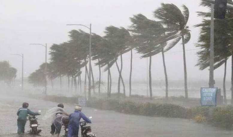 ধেয়ে আসছে ‘ঘূর্ণিঝড়’ সেনিয়ার, ভারী বৃষ্টির সতর্কতা দক্ষিণের রাজ্যগুলিতে