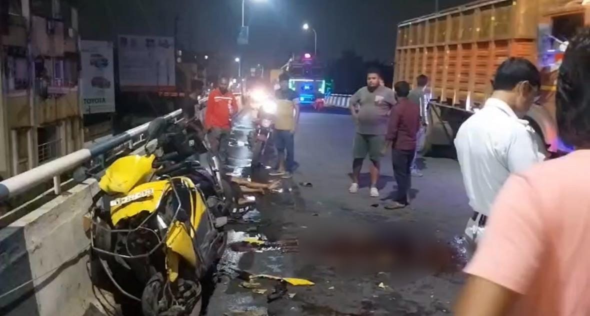 মদ্যপ অবস্থায় বেপরোয়া বাইক রাইড, জখম ৪