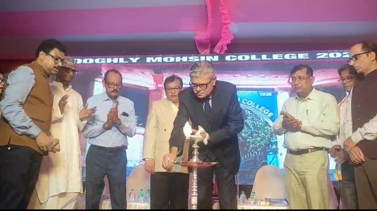 আবেগে ভরপুর আইন উৎসব , মহসিন কলেজ জমজমাট পুনর্মিলন