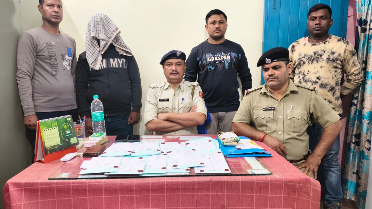 ফের বড়সড় সাফল্য শিলিগুড়ি থানার পুলিশের , উদ্ধার ৬ লক্ষ টাকার জাল নোট