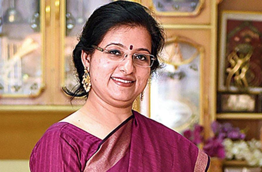 বডি শেমিং সহ কুৎসিত ভাষায় আক্রমণ , পুলিশের দ্বারস্থ সৌরভ-পত্নী