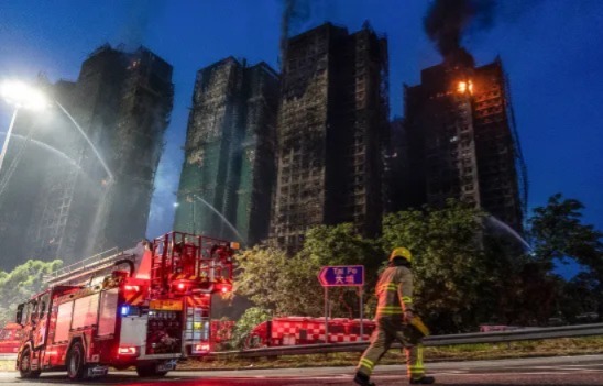 ভয়াবহ অগ্নিকাণ্ড হংকংয়ের ৭ বহুতলে, মৃতের সংখ্যা বেড়ে ৯৪