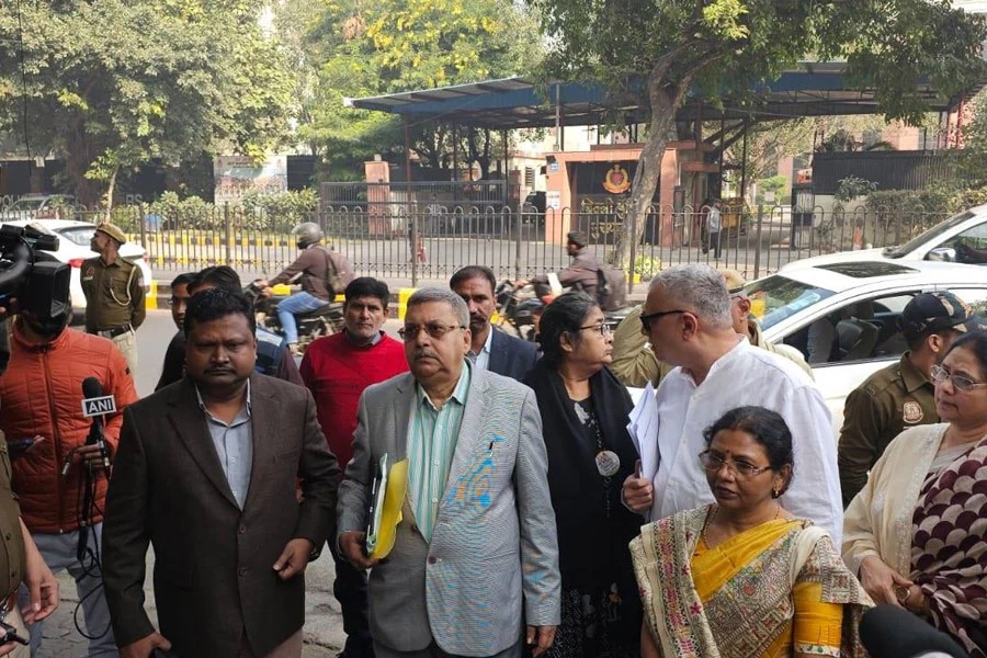 গল্প শুনাল, উত্তর দিল না , কমিশনের সঙ্গে বৈঠকে বিস্ফোরক অভিযোগ তৃণমূলের প্রতিনিধি দলের