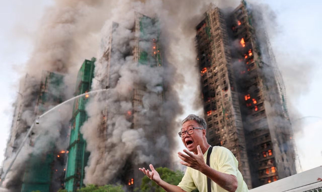 হংকংয়ের ইতিহাসে কালো দিন, বিধ্বংসী আগুনে মৃত বেড়ে ১২৮, আহত ৭৯