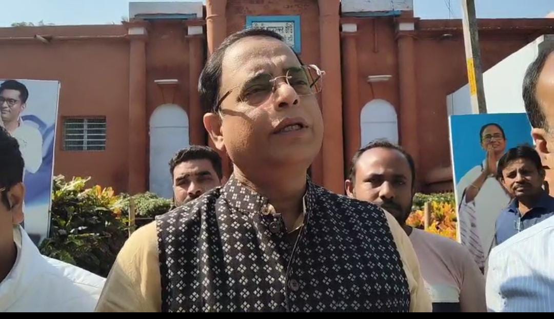 'বাংলার মানুষ এতো বোকা না যে ভুলভাল বোঝালেই বুঝবে', SIR নিয়ে বিজেপিকে তোপ পরিবহণ মন্ত্রীর