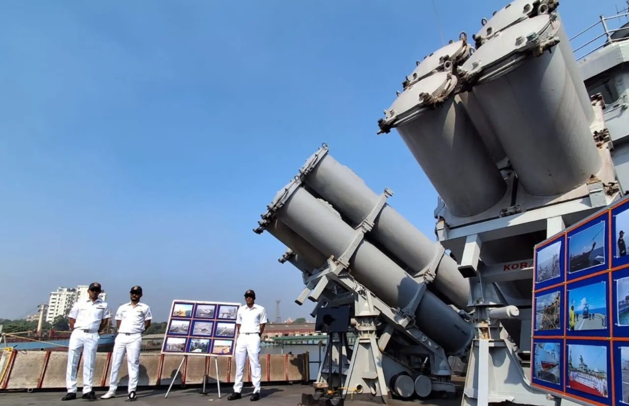 নৌসপ্তাহ উদযাপনে আত্মনির্ভর ভারতের শক্তি প্রদর্শন, কলকাতায় INS খানজর ও INS কোরা